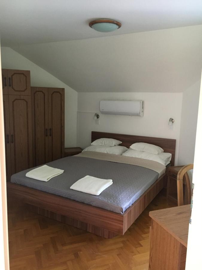 Center Apartmanhaz Hotel ไฮจ์ดุสโซบอสโล ภายนอก รูปภาพ