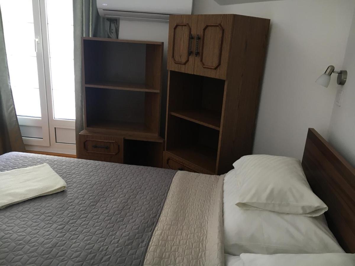 Center Apartmanhaz Hotel ไฮจ์ดุสโซบอสโล ภายนอก รูปภาพ